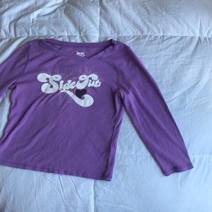 3/4ths sleeve baby tee fits like women’s XS y2k